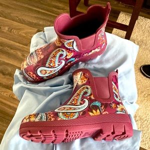 Vera Bradley Rain Boots by totes Carson - worn once in good condition